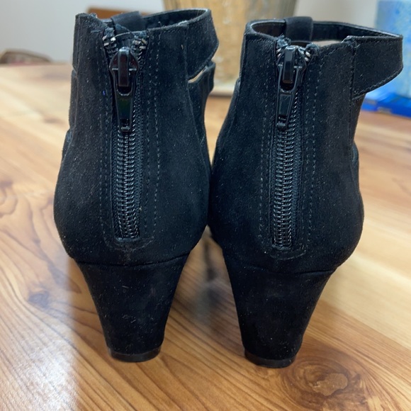 Dress Barn gladiator sandal - Picture 3 of 7